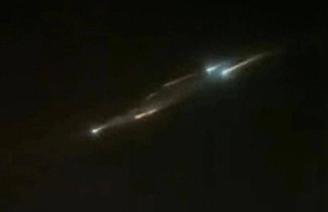又是东北！辽宁上空发现不明飞行物，夜空4个发光体，可能是啥？972 / 作者:两把木椅狭 / 帖子ID:127664