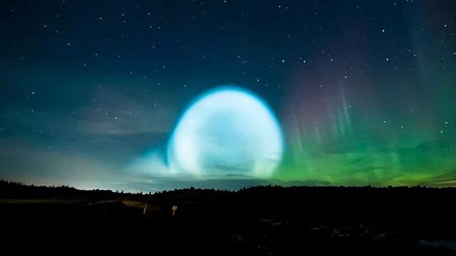 巨型UFO现身阿拉斯加上空，美专家称是中国火箭，真相究竟是啥？280 / 作者:摩天一人虐 / 帖子ID:127812