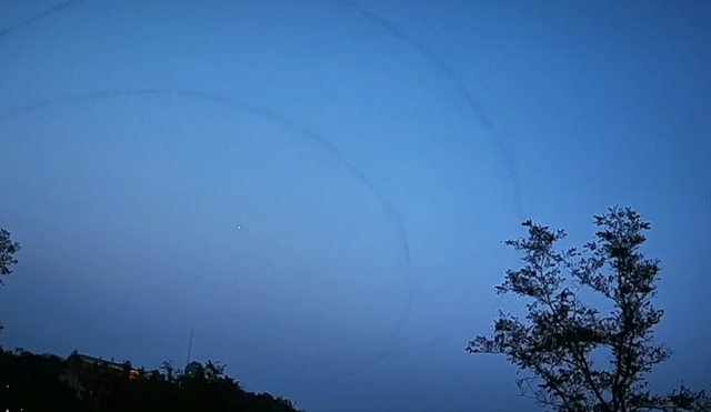 济南又现UFO？6天内3次拍到！“非常罕见”1 / 作者:a18945178687 / 帖子ID:127842
