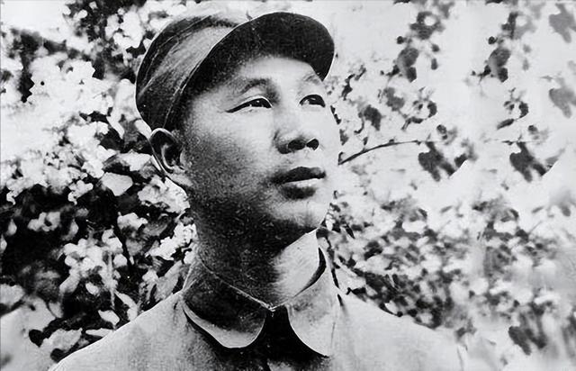 1940年彭老总要枪毙逃兵，毛主席心软，没想到救下个未来司令员-2.jpg