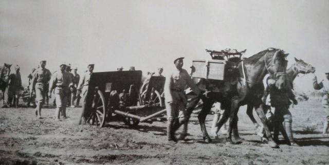 1940年彭老总要枪毙逃兵，毛主席心软，没想到救下个未来司令员-7.jpg