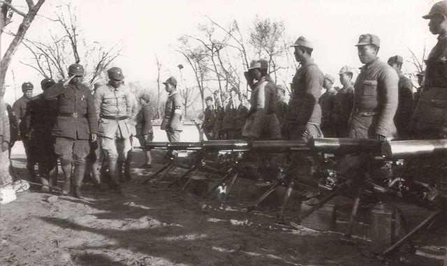 1940年彭老总要枪毙逃兵，毛主席心软，没想到救下个未来司令员-8.jpg