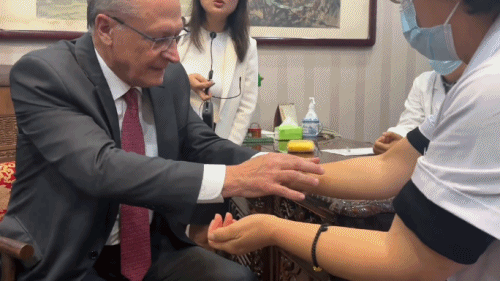 跟着习主席看世界丨什么友谊，像长江和亚马孙河一样奔腾不息！833 / 作者:良辰743 / 帖子ID:128861