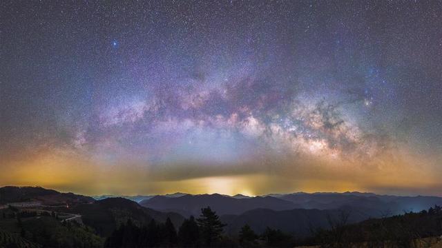 宇宙不存在静止，直径10万光年的银河系，也在向巨引源飞奔555 / 作者:hknuhp852859 / 帖子ID:128875