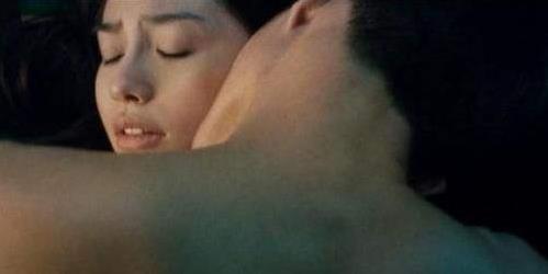 种草莓的梗是什么意思 种草莓技巧吻痕图片 草莓就是吻痕的意思460 / 作者:UFO爱好者 / 帖子ID:68842