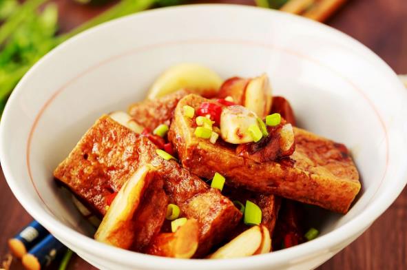 豆腐搭配什么食物一起吃？豆腐适合搭配鱼、鸡蛋、海带、萝卜等862 / 作者:UFO爱好者 / 帖子ID:69317