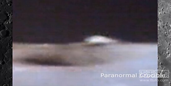 停留在月球表面的碟形UFO430 / 作者:UFO爱好者 / 帖子ID:80412