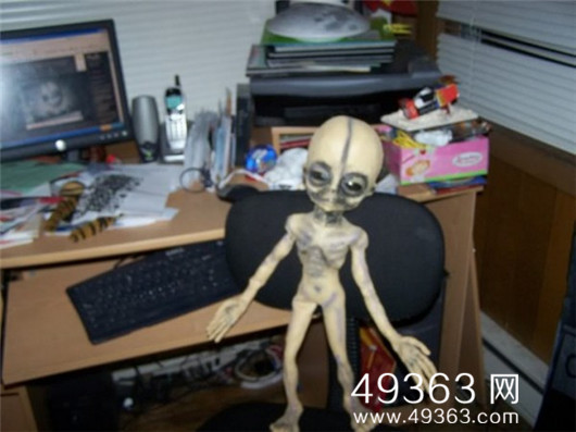 美国公布外星人：9具外星人尸体引发轰动975 / 作者:UFO爱好者 / 帖子ID:79984