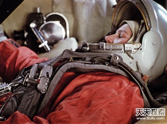 太空照片现UFO 外星人已监视人类55年226 / 作者:UFO爱好者 / 帖子ID:80570