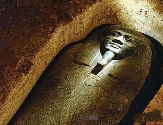 揭秘诡异的法老咒语，探墓者离奇死亡原因找到了270 / 作者:UFO爱好者 / 帖子ID:67281