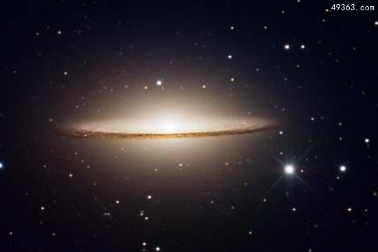哈勃太空望远镜拍到最明亮星系团,宇宙最美五大星系358 / 作者:UFO爱好者 / 帖子ID:66872