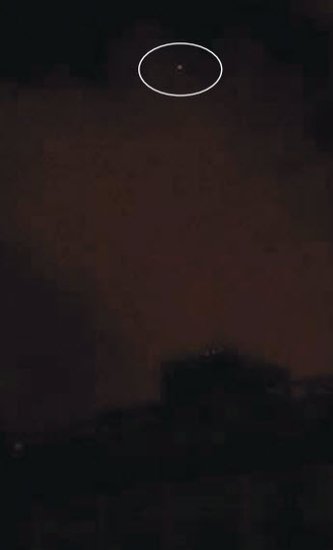 石狮上空惊现UFO?可能是LED风筝或探空仪512 / 作者:UFO爱好者 / 帖子ID:89880 石狮上空惊现UFO?可能是LED风筝或探空仪512 / 作者:UFO爱好者 / 帖子ID:89880