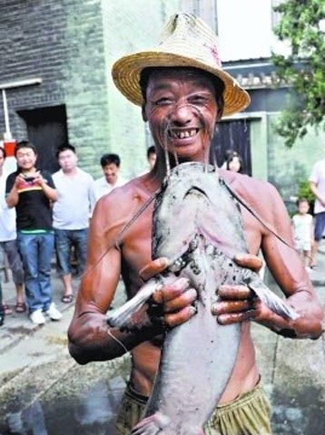 全世界令人震惊的巨型鱼：英国人非洲捕获巨型食人鱼970 / 作者:UFO爱好者 / 帖子ID:85544