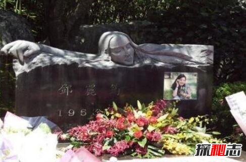 邓丽君死亡的真相揭秘,脸上现巴掌印(死后三次托梦)589 / 作者:UFO爱好者 / 帖子ID:104063