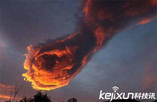 挪威天空神秘螺旋白光谜底揭开15 / 作者:UFO爱好者 / 帖子ID:68682
