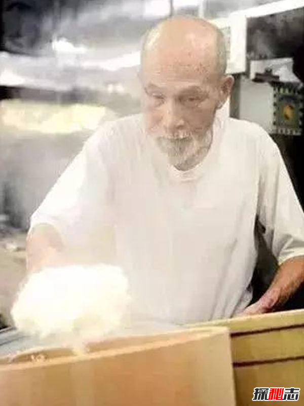 日本86岁老人煮饭60年,虔诚手艺绽放米饭价值(限量供应)246 / 作者:UFO爱好者 / 帖子ID:105395