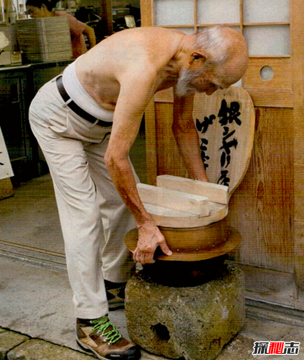 日本86岁老人煮饭60年,虔诚手艺绽放米饭价值(限量供应)515 / 作者:UFO爱好者 / 帖子ID:105395