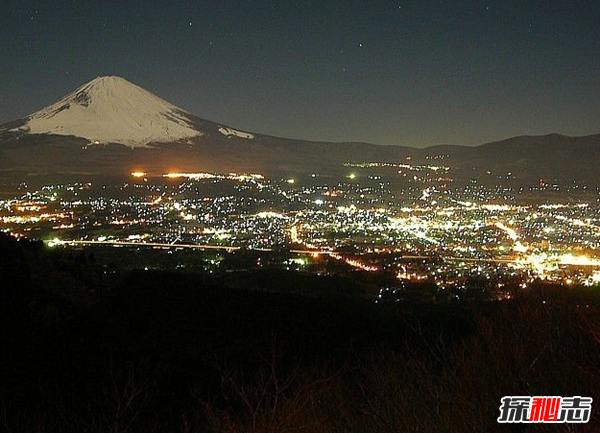 富士山下为什么恐怖?每年自杀死亡人数成百上千24 / 作者:UFO爱好者 / 帖子ID:105221
