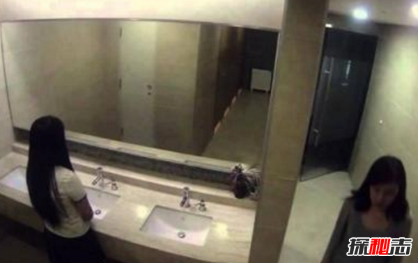 女生为何都排队上厕所真相,大部分女生给出同样答复975 / 作者:UFO爱好者 / 帖子ID:105047