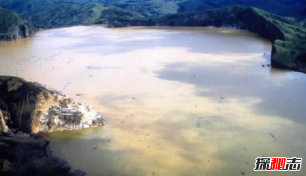 世界上最吓人的湖 被誉为杀人湖,火山爆发随时发生3 / 作者:UFO爱好者 / 帖子ID:98337