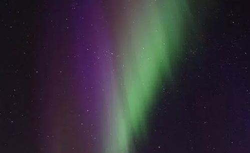 挪威天空现水母状物体疑为卫星反射极光329 / 作者:UFO爱好者 / 帖子ID:76771
