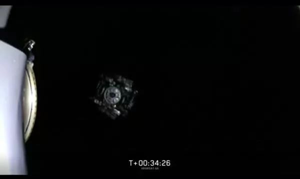 三箭回收，SpaceX重型火箭商业首飞成功40 / 作者:UFO爱好者 / 帖子ID:85388