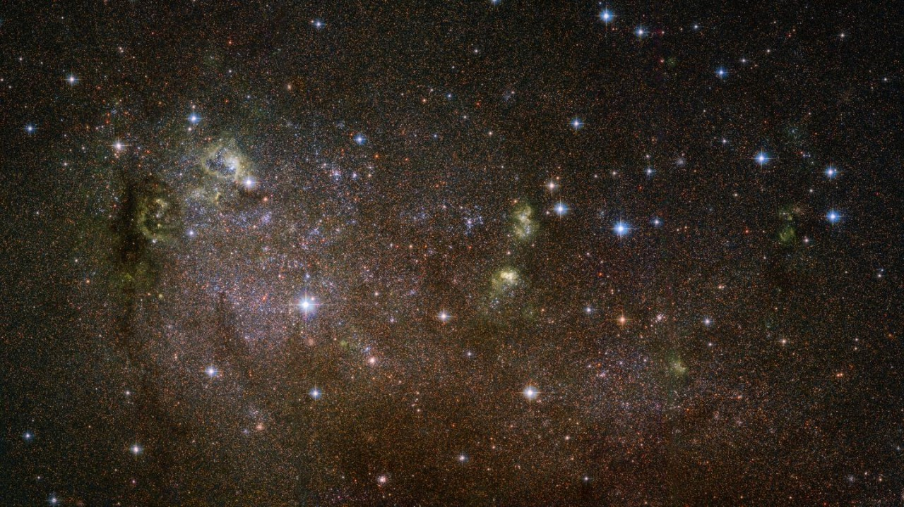 哈勃望远镜观测到不规则星系273 / 作者:UFO爱好者 / 帖子ID:85016 哈勃望远镜观测到不规则星系273 / 作者:UFO爱好者 / 帖子ID:85016