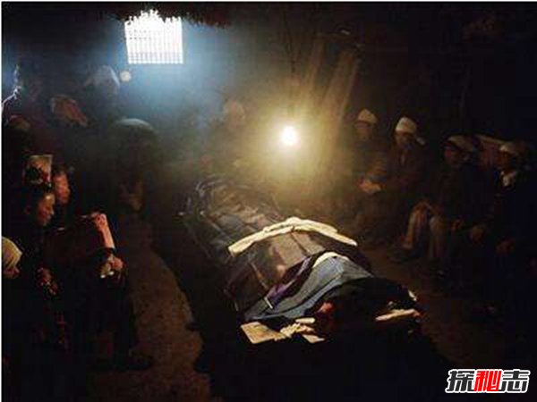人死后为什么要守夜 守夜竟然有这么多的禁忌（封建迷信）325 / 作者:UFO爱好者 / 帖子ID:105471