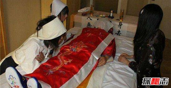 人死后为什么要盖住脸,竟然有着科学原理在其中777 / 作者:UFO爱好者 / 帖子ID:105469