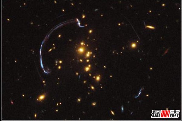 透镜星系之谜,旁边的巨大黑洞虎视眈眈(距地96亿光年)480 / 作者:UFO爱好者 / 帖子ID:98357