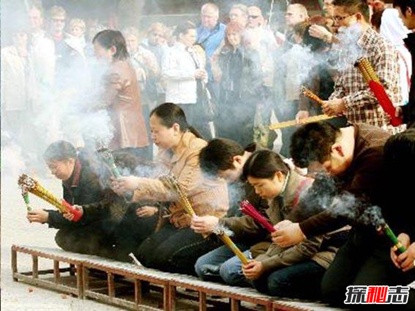 拜佛禁忌,千万不要衣着暴露的去拜佛(封建迷信)55 / 作者:UFO爱好者 / 帖子ID:105423