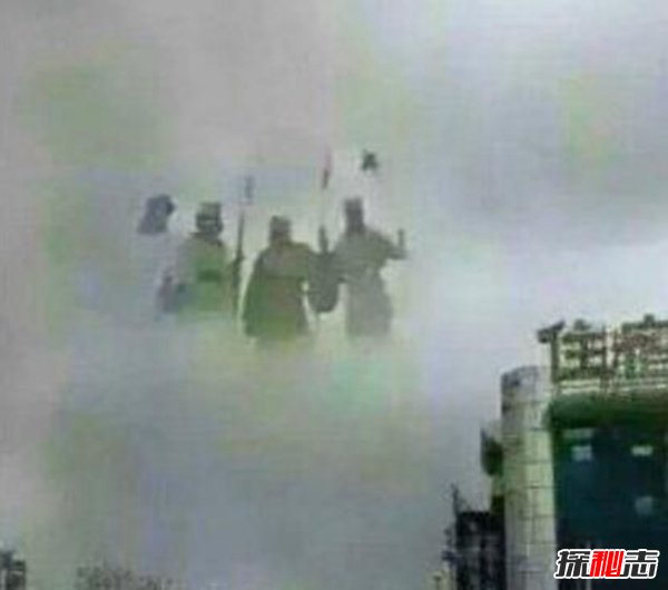 天空上出现6个天兵天将 网友拍下图片证明（网友p图恶搞）443 / 作者:UFO爱好者 / 帖子ID:105280
