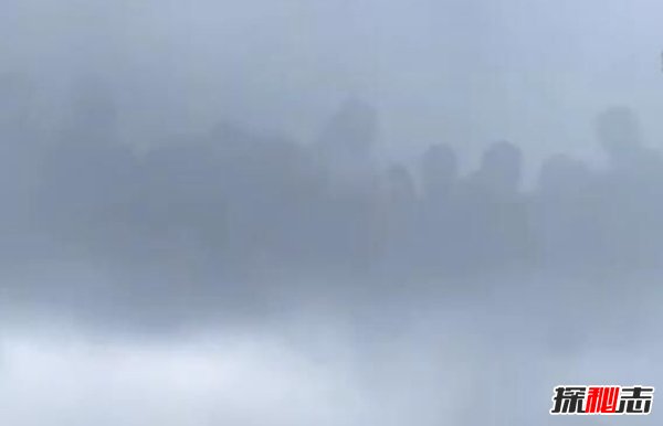 天空上出现6个天兵天将 网友拍下图片证明（网友p图恶搞）653 / 作者:UFO爱好者 / 帖子ID:105280