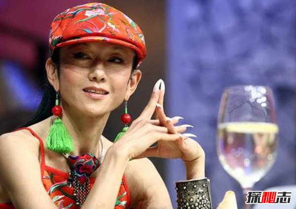 杨丽萍吃饭都要人喂？真相是什么651 / 作者:UFO爱好者 / 帖子ID:88819