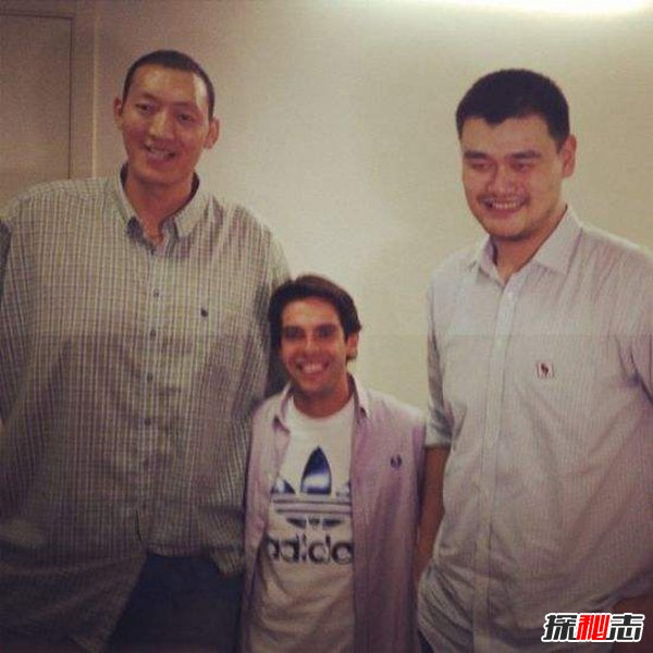 中国十大巨人排行 排最后的都比姚明高6厘米577 / 作者:UFO爱好者 / 帖子ID:98165