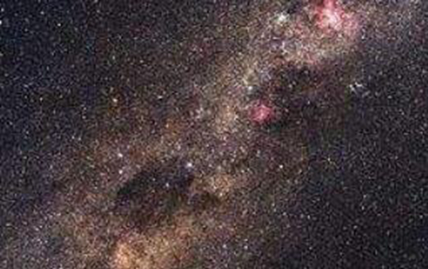 煤袋星云位于何处？距离地球大约600光年远756 / 作者:UFO爱好者 / 帖子ID:84398