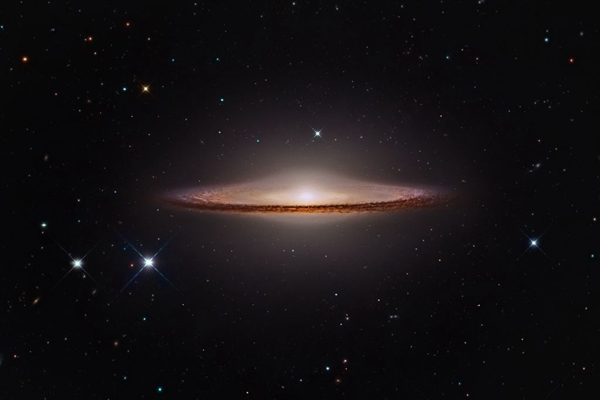 室女座河外星系 巨大旋涡星系几乎不含恒星(草帽星系)647 / 作者:UFO爱好者 / 帖子ID:87204