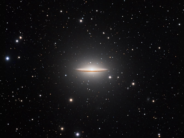 室女座河外星系 巨大旋涡星系几乎不含恒星(草帽星系)413 / 作者:UFO爱好者 / 帖子ID:87204