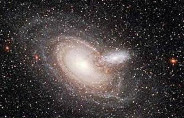 双胞胎星系是什么?两个重叠螺旋星系组成(中间有黑洞)728 / 作者:UFO爱好者 / 帖子ID:84094