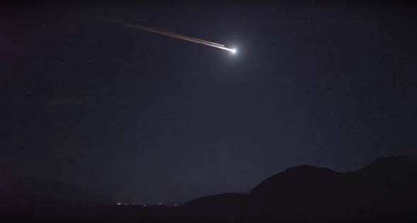美军承认UFO视频为真 为现阶段人类不能达到的飞行技术793 / 作者:UFO爱好者 / 帖子ID:103750