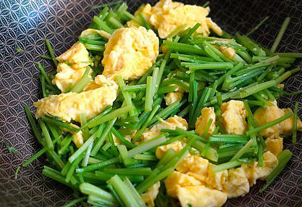 鸡蛋和芹菜能一起吃吗 可以（一起吃营养价值高）52 / 作者:UFO爱好者 / 帖子ID:75339