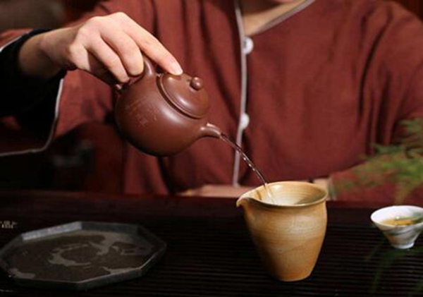 泡茶用什么水 纯净水或者是矿泉水最好(根据经济决定)446 / 作者:UFO爱好者 / 帖子ID:75799