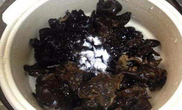 泡好的黑木耳隔夜可吃吗 黑木耳泡时间长了有毒吗341 / 作者:UFO爱好者 / 帖子ID:75918