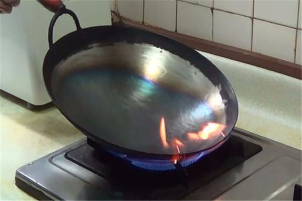 铁锅黑渣致癌吗 不致癌但是影响身体健康933 / 作者:UFO爱好者 / 帖子ID:89113