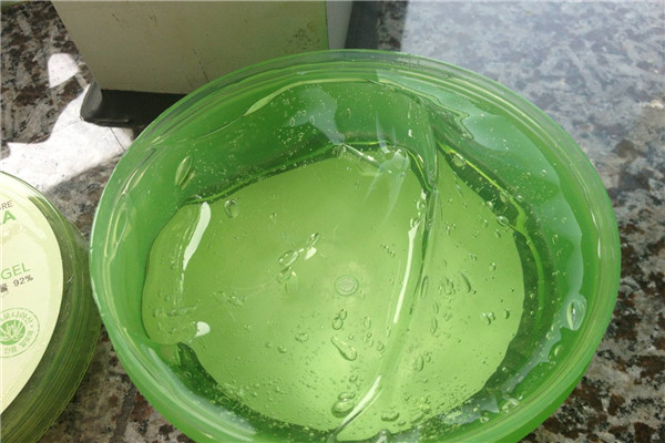 皮肤起皮屑怎么办 预防皮肤起皮屑的方法有哪些677 / 作者:UFO爱好者 / 帖子ID:88738