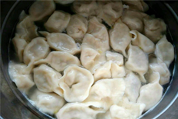 冻饺子跟冷水一起下吗 煮饺子不破的方法601 / 作者:UFO爱好者 / 帖子ID:88572