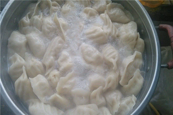 冻饺子跟冷水一起下吗 煮饺子不破的方法502 / 作者:UFO爱好者 / 帖子ID:88572