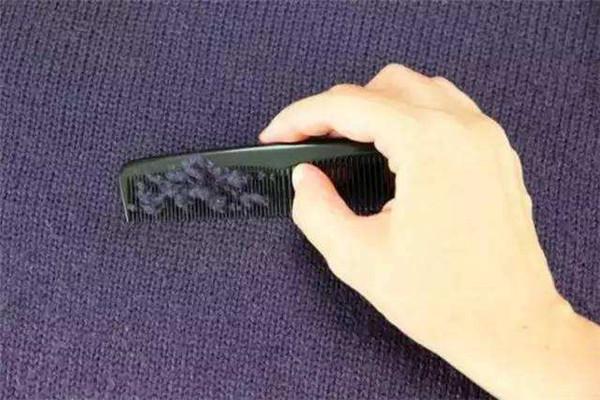 毛衣粘毛是什么原因 怎么快速去除衣服上的毛球903 / 作者:UFO爱好者 / 帖子ID:88352