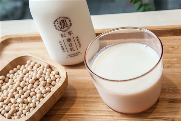 豆乳是什么做的 经常喝豆乳有哪些好处（营养价值高）169 / 作者:UFO爱好者 / 帖子ID:88304