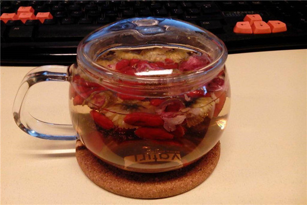红枣能和菊花一起泡水喝吗 红枣和菊花泡水喝的好处717 / 作者:UFO爱好者 / 帖子ID:88183